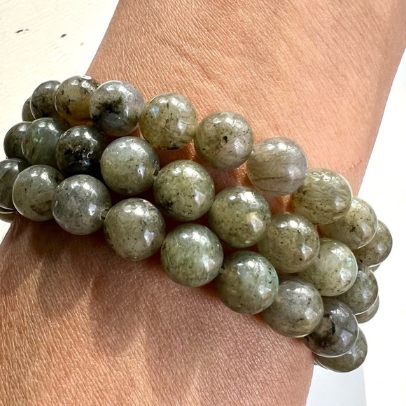 925 Mystical Gray Subtle Flash Labradorite Mala Bead Bracelet - Picture 6 of 6